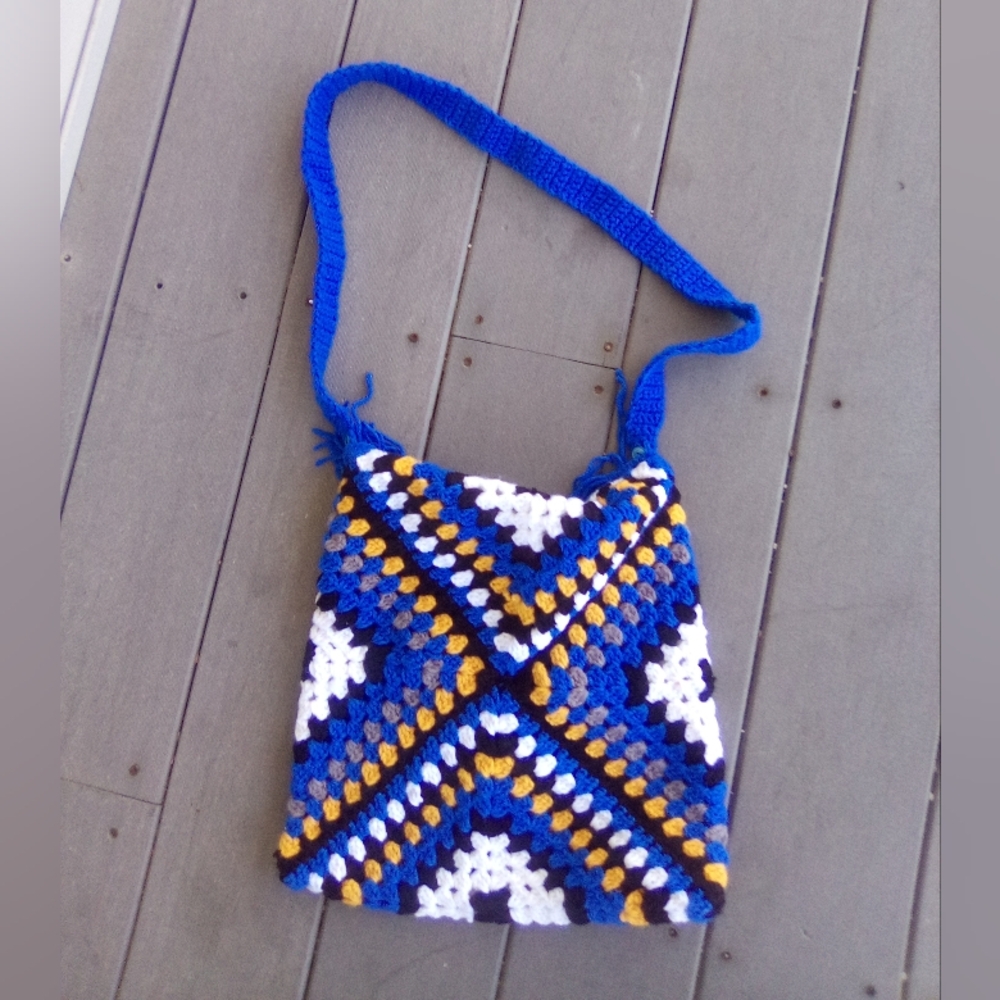 Handcrafted Blue and White Crochet Shoulder Bag - Picture 4 of 7